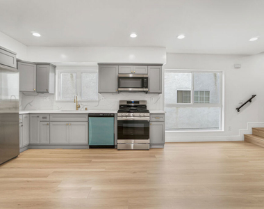 2057 1/2 S Garth Avenue - Photo Thumbnail 10