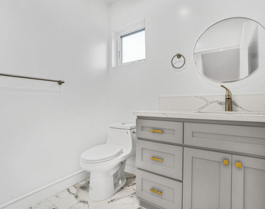 2057 1/2 S Garth Avenue - Photo Thumbnail 39