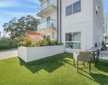2057 1/2 S Garth Avenue - Photo Thumbnail 40