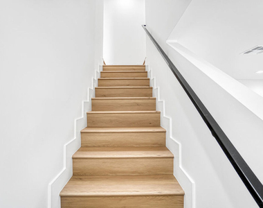 2057 1/2 S Garth Avenue - Photo Thumbnail 15