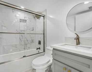 2057 1/2 S Garth Avenue - Photo Thumbnail 26