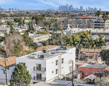 2057 1/2 S Garth Avenue - Photo Thumbnail 31