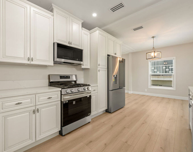 1117 S Wooster Street - Photo Thumbnail 6