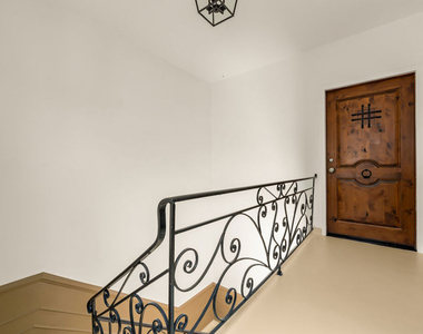 1117 S Wooster Street - Photo Thumbnail 3