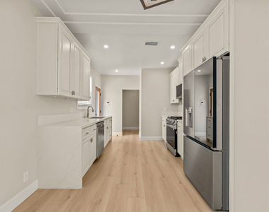 1117 S Wooster Street - Photo Thumbnail 11