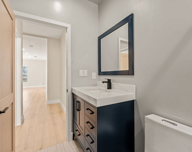 1117 S Wooster Street - Photo Thumbnail 17