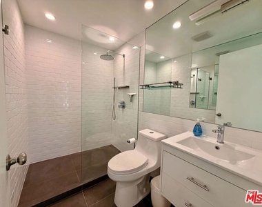 5805 W 8th Street - Photo Thumbnail 7