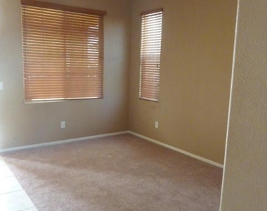 37185 Wakefield Street - Photo Thumbnail 5