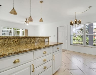 964 Nw Spruce Ridge Drive - Photo Thumbnail 6