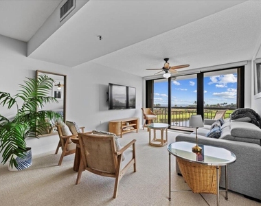 201 S Seas Drive - Photo Thumbnail 10