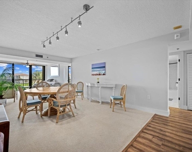 201 S Seas Drive - Photo Thumbnail 7