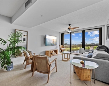 201 S Seas Drive - Photo Thumbnail 11
