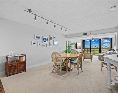 201 S Seas Drive - Photo Thumbnail 8