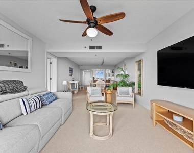 201 S Seas Drive - Photo Thumbnail 12