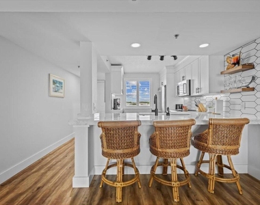 201 S Seas Drive - Photo Thumbnail 6