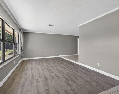 7107 181st Street N - Photo Thumbnail 9