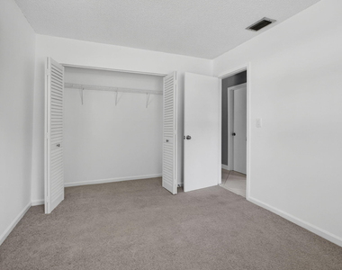 7107 181st Street N - Photo Thumbnail 30