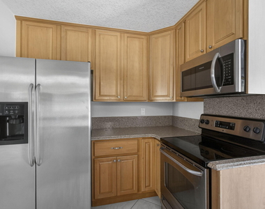 7107 181st Street N - Photo Thumbnail 13