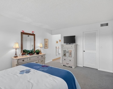 7410 S Ocean Drive - Photo Thumbnail 9