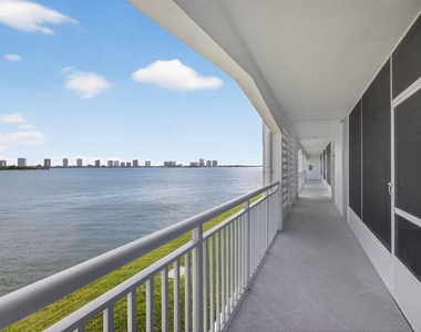 100 Shore Court - Photo Thumbnail 6