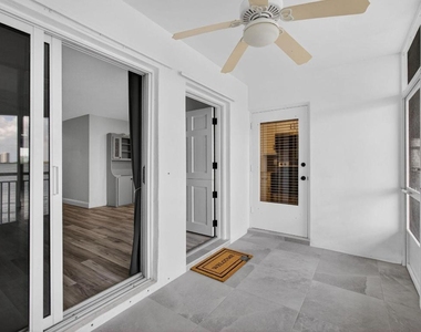 100 Shore Court - Photo Thumbnail 11