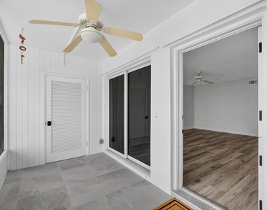 100 Shore Court - Photo Thumbnail 12
