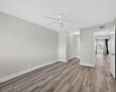 100 Shore Court - Photo Thumbnail 34