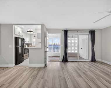 100 Shore Court - Photo Thumbnail 26