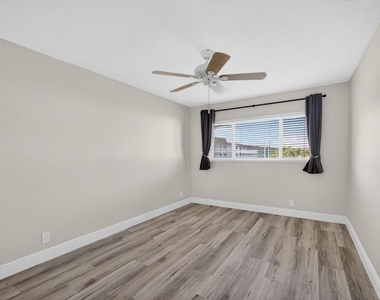 100 Shore Court - Photo Thumbnail 41