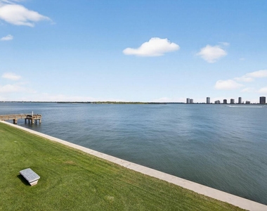 100 Shore Court - Photo Thumbnail 3