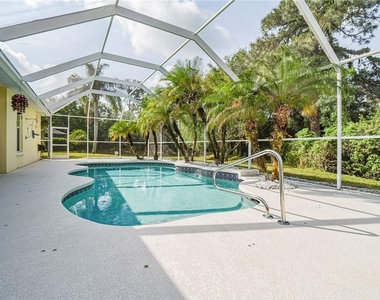 5873 Pine Ridge Circle - Photo Thumbnail 32