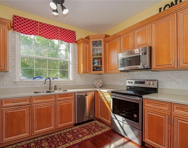 5873 Pine Ridge Circle - Photo Thumbnail 10