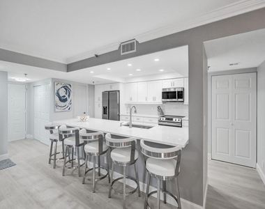 955 Egret Circle - Photo Thumbnail 11