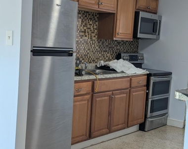 2736 Seneca Avenue - Photo Thumbnail 7