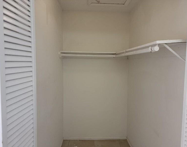 2516 S 19th Street - Photo Thumbnail 3