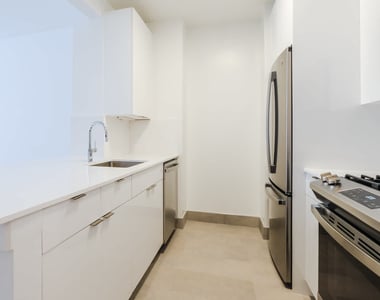 777 6th Avenue - Photo Thumbnail 21