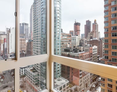 777 6th Avenue - Photo Thumbnail 42