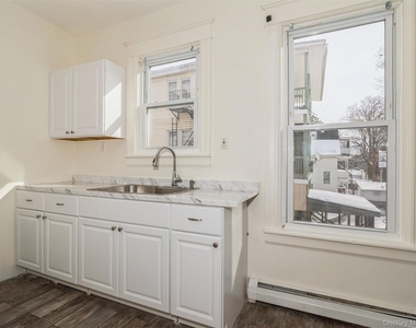 236 Mansion Street - Photo Thumbnail 6