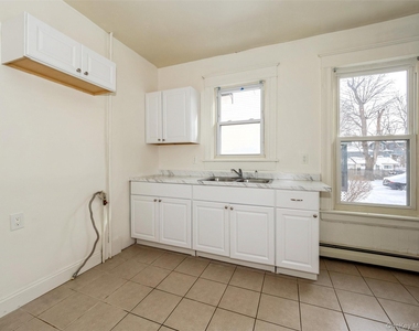 236 Mansion Street - Photo Thumbnail 15
