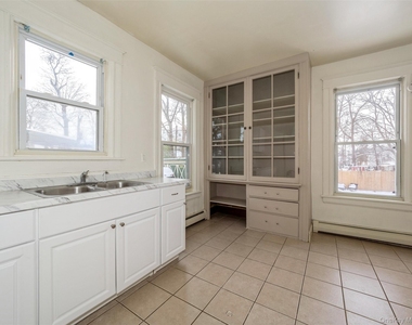 236 Mansion Street - Photo Thumbnail 14