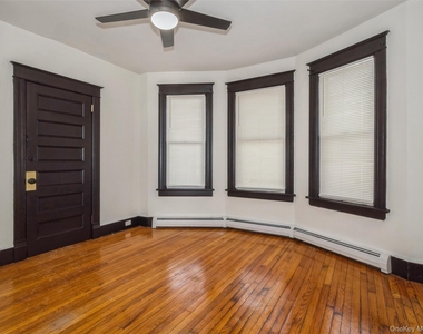 236 Mansion Street - Photo Thumbnail 7