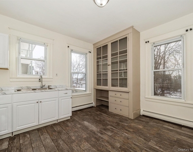 236 Mansion Street - Photo Thumbnail 4