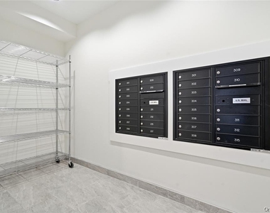 180 Deer Park Avenue - Photo Thumbnail 16