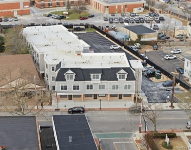 180 Deer Park Avenue - Photo Thumbnail 21