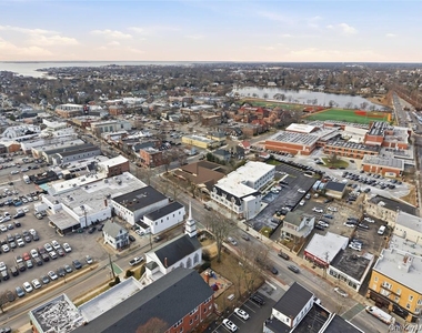 180 Deer Park Avenue - Photo Thumbnail 22