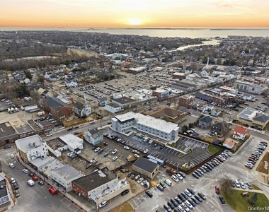 180 Deer Park Avenue - Photo Thumbnail 24