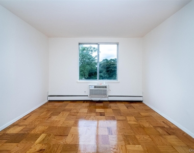 125 Lake Street - Photo Thumbnail 2