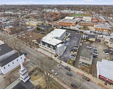 180 Deer Park Avenue - Photo Thumbnail 16