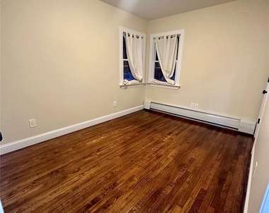 67 W Marshall Street - Photo Thumbnail 3
