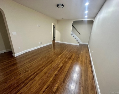 67 W Marshall Street - Photo Thumbnail 4